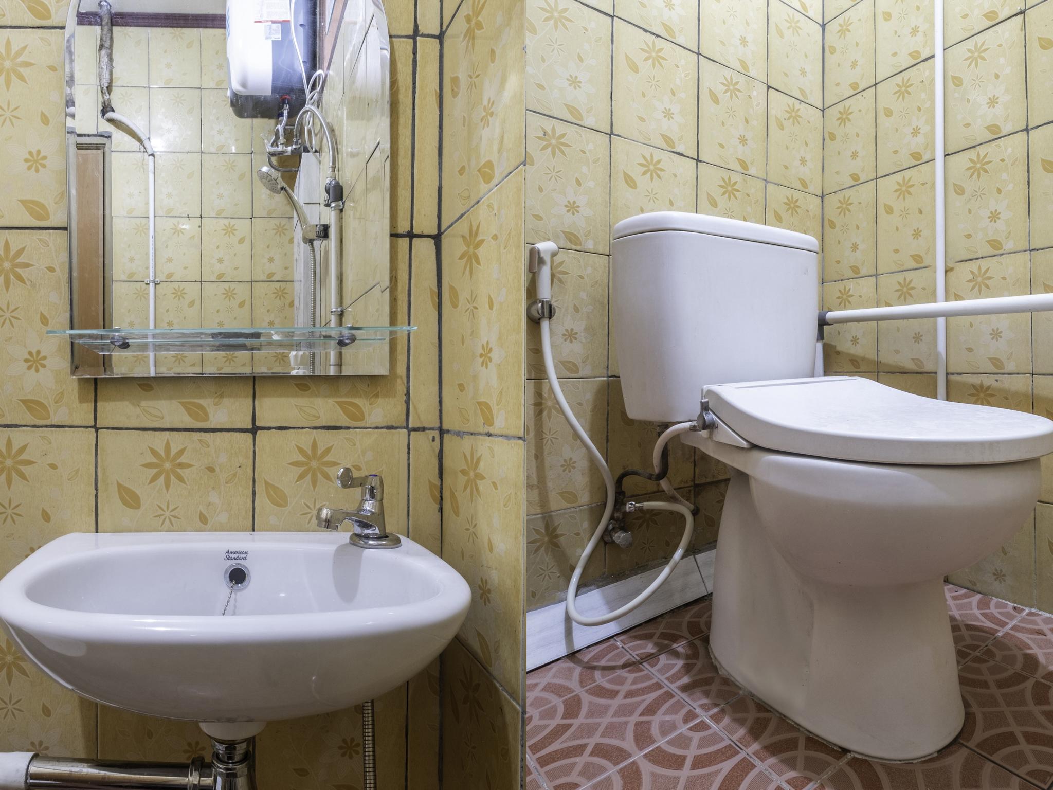 Oyo Life 2391 Baladewa Residence Syariah Караванг Экстерьер фото