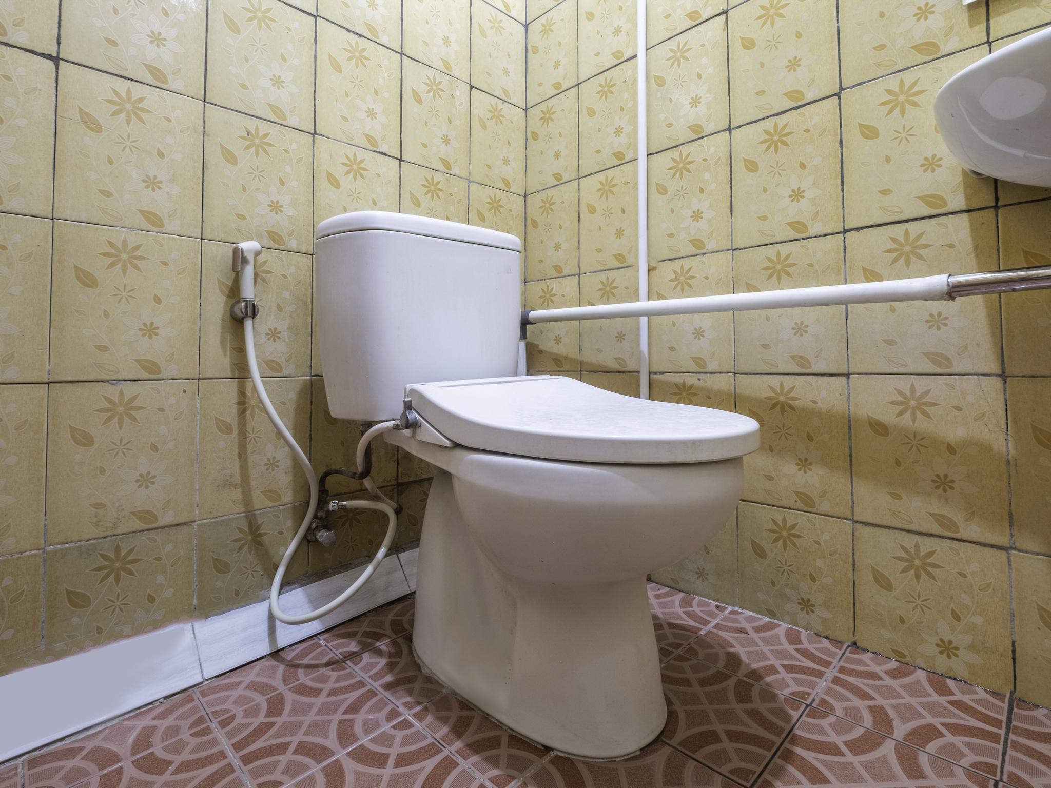 Oyo Life 2391 Baladewa Residence Syariah Караванг Экстерьер фото