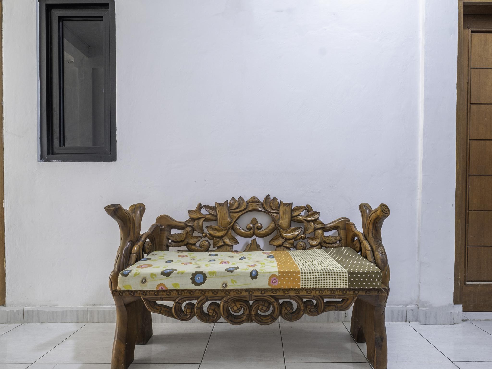 Oyo Life 2391 Baladewa Residence Syariah Караванг Экстерьер фото